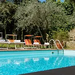 In Private Estate,shared Pool,parking,3km To Ponte Vecchio