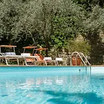 In Private Estate,shared Pool,parking,3km To Ponte Vecchio Villa