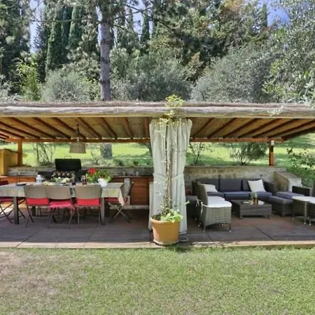 Villa In Private Estate,shared Pool,parking,3km To Ponte Vecchio *