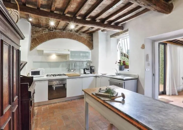 In Private Estate,shared Pool,parking,3km To Ponte Vecchio Villa *