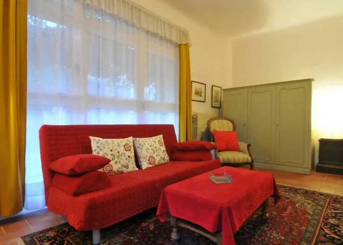 In Private Estate,shared Pool,parking,3km To Ponte Vecchio Villa