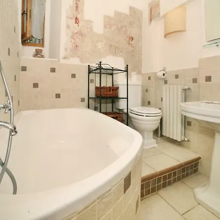 In Private Estate,shared Pool,parking,3km To Ponte Vecchio Florencia