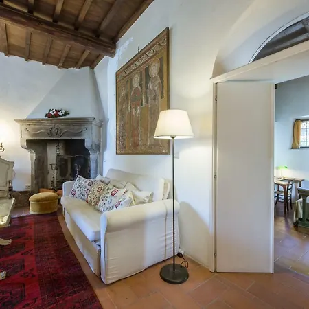Villa In Private Estate,shared Pool,parking,3km To Ponte Vecchio